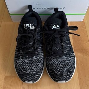 APL Techloom Pro Women's Black and White Athletic Shoes Size 6